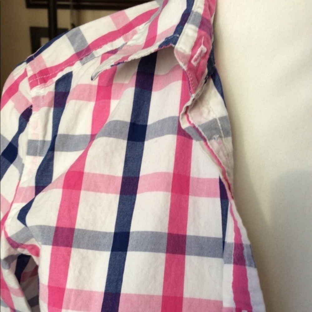 American Eagle Outfitters Button Up Plaid Shirt